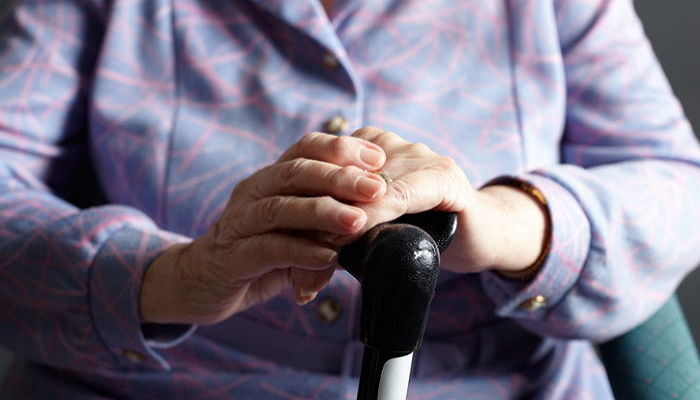 노인 10명 중 8명 