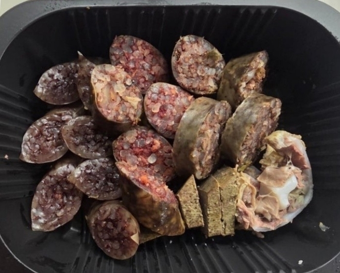 “차갑고 맛없는데 1만6천원”... 순대 바가지 논란에 시끌