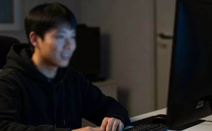 ‘시청’만으로도 처벌 가능성... 이용자 54만명 불법 촬영 사이트 ‘AVMOV’ 수사