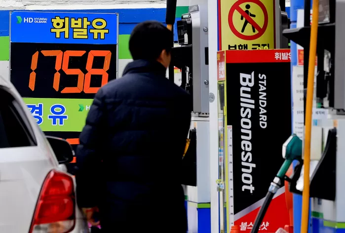 서울은 1796원, 대구는 1706원... 휘발유·경유값 3주 연속 하락세