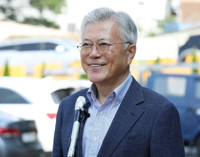 문재인 전 대통령, 고향 거제에 500만 원 기부... 4년째 기탁