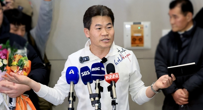 전한길, 이준석에 ‘부정선거 토론’ 승부수... “의원직 걸라”