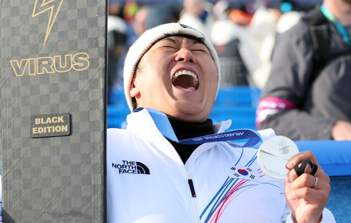 ‘일용직 막노동’하며 37세까지 버틴 끝에 첫 메달... “믿어준 아내 고마워” 눈물