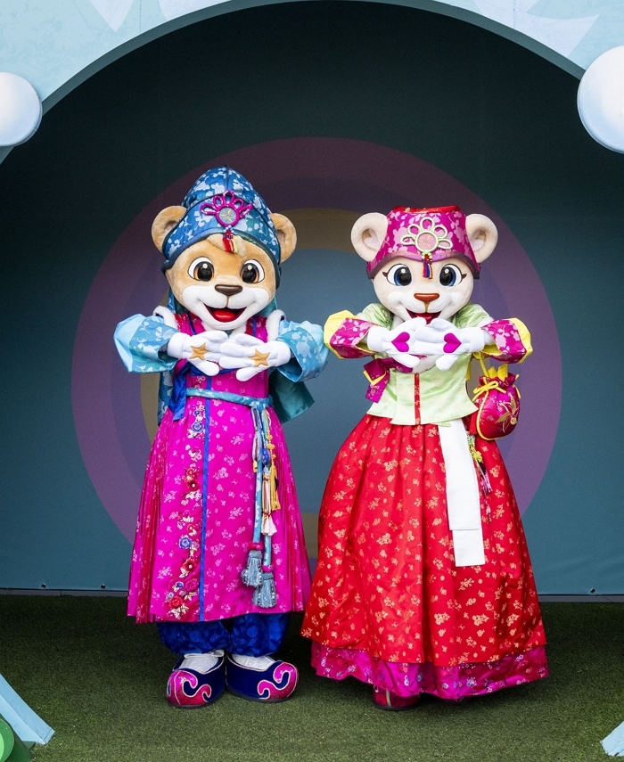 6. 에버랜드 설날 이벤트, 레니·라라의 한복 포토타임과 전통놀이 체험.jpg