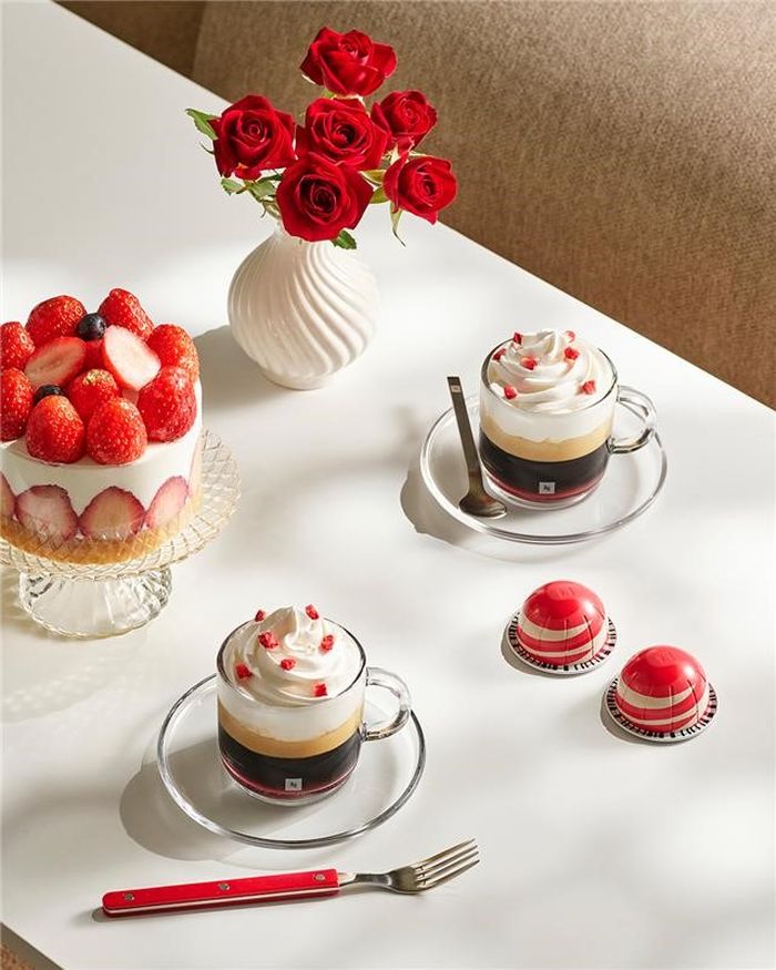 “화초스가 돌아왔다”... 네스프레소, 품절 대란 ‘화이트 초콜릿&스트로베리’ 재출시