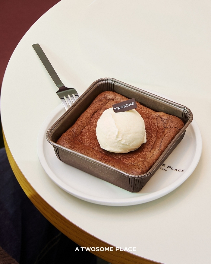 아이스크림에 샷 추가까지?... 투썸플레이스, 내 마음대로 즐기는 ‘투썸 브라우니’ 출시