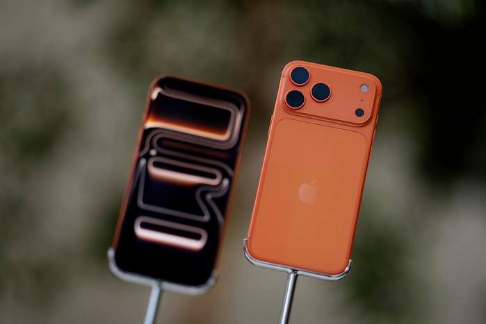 아이폰계의 에르메스?... 아이폰17, 색깔 하나로 중국 점령