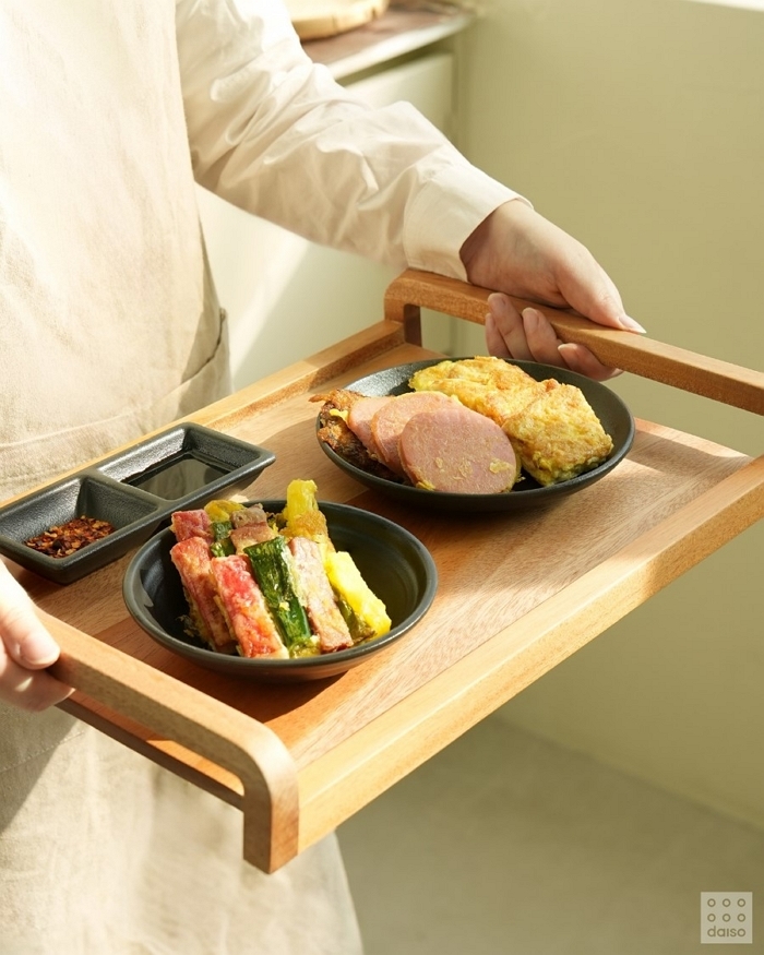 사진3_(주)아성다이소 ‘마호가니 손잡이 트레이’.jpg