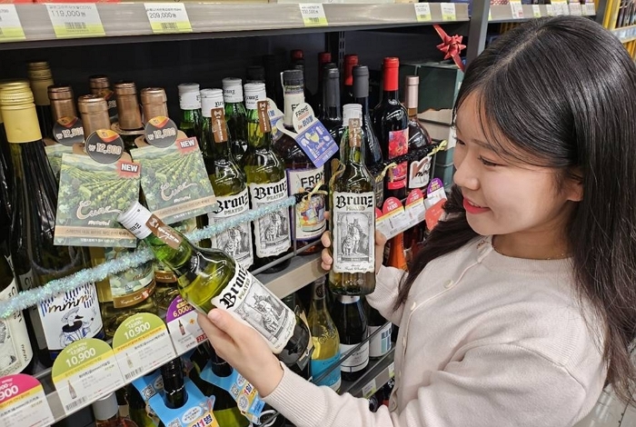 ‘가성비 맛집’ CU, 업계 최초 1만원대 피트 위스키 선봬