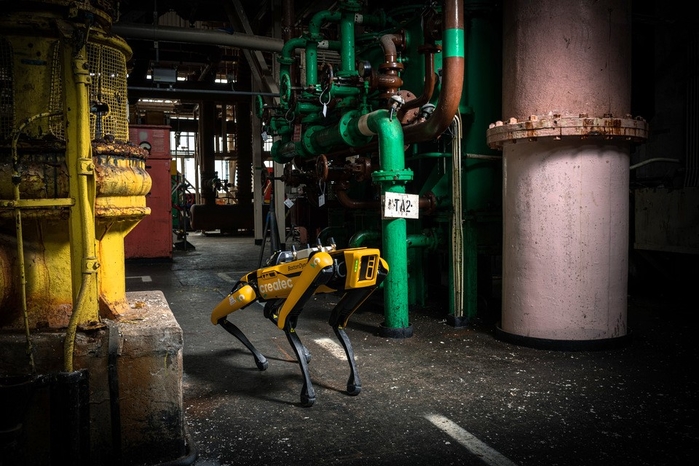 (사진1) 현대자동차그룹 로봇 전문 계열사 보스턴다이나믹스의 4족 보행 로봇 ‘스팟(Spot)’이 셀라필드(Sellafield Ltd) 현장을 순찰하는 모습.jpg