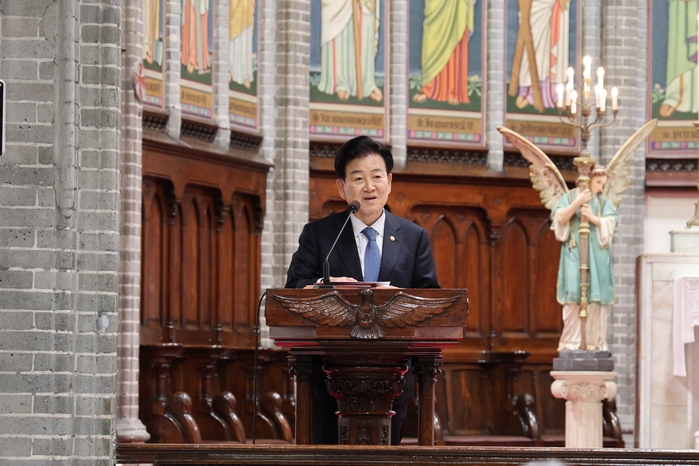 정동영 장관, “무모한 무인기 침투... 北에 깊은 유감”... 정부 차원 ‘첫 사과’