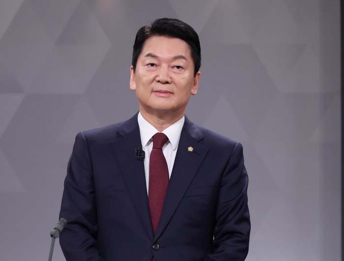 안철수 “서울 다주택자 매물 풀려도 대출 안돼 집 못 사... 국민 우롱”