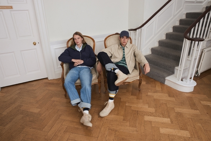 26SS 유니클로 and JW 앤더슨 컬렉션 상륙... 생동감 넘치는 '컬러풀 프레피 룩'의 귀환