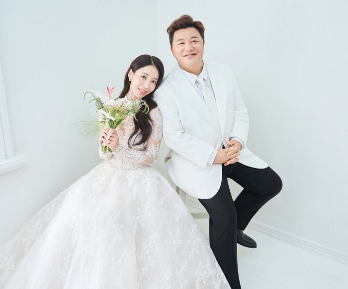 “사위 사랑은 장모” 윤정수, 결혼 후 첫 생일에 금목걸이 선물 받아