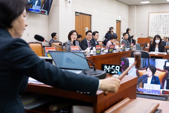 ‘대법관 증원·재판소원법’ 사법개혁안, 여당 주도로 법사위 통과