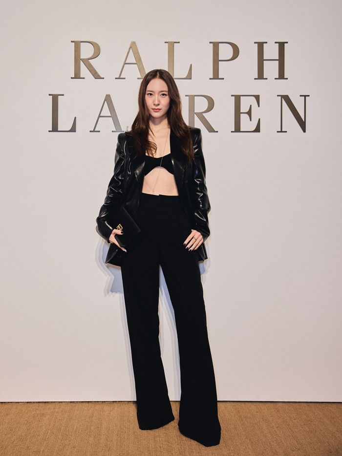뉴욕 뒤흔든 정수정·김도연의 아우라... 랄프 로렌 2026 폴 여성 컬렉션 현장 포착