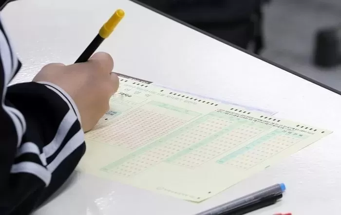 ‘19문항 교체’ 수능 ‘불영어’, 이제 AI로 지문 만든다... 내년 모의평가부터 도입