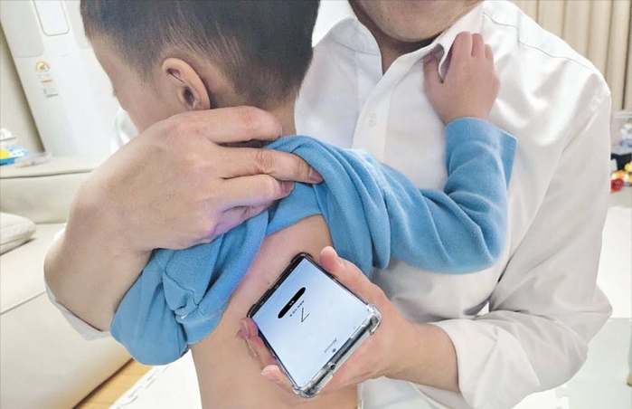 아이 가슴에 폰 대면 끝... 기관지염·폐렴 잡는 ‘모바일 청진기’ 앱 나왔다
