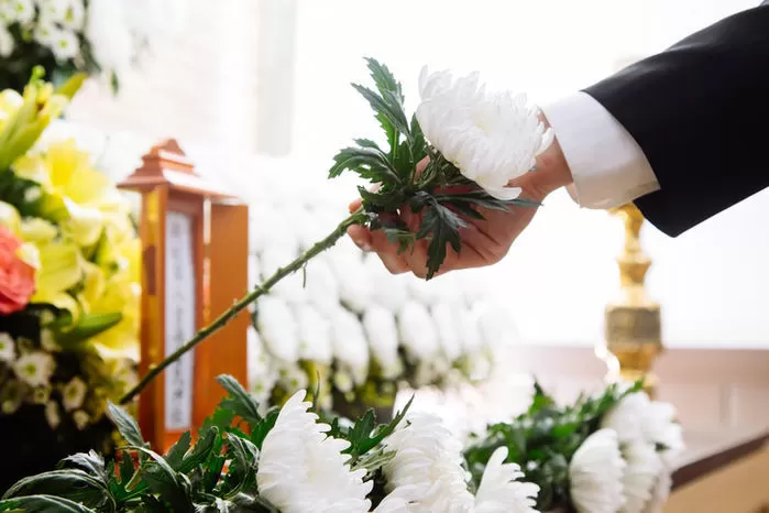 엄마 돌아가셔서 딸인 제가 '상주'한다고 했더니 장례지도사가 절대 안 ...