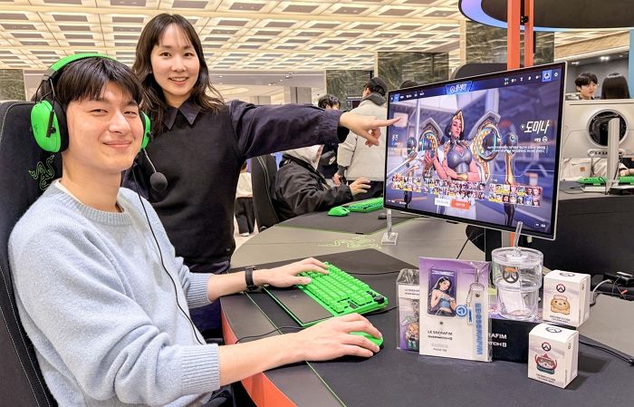 현대百 판교점에 뜬 '오버워치' 영웅들... 