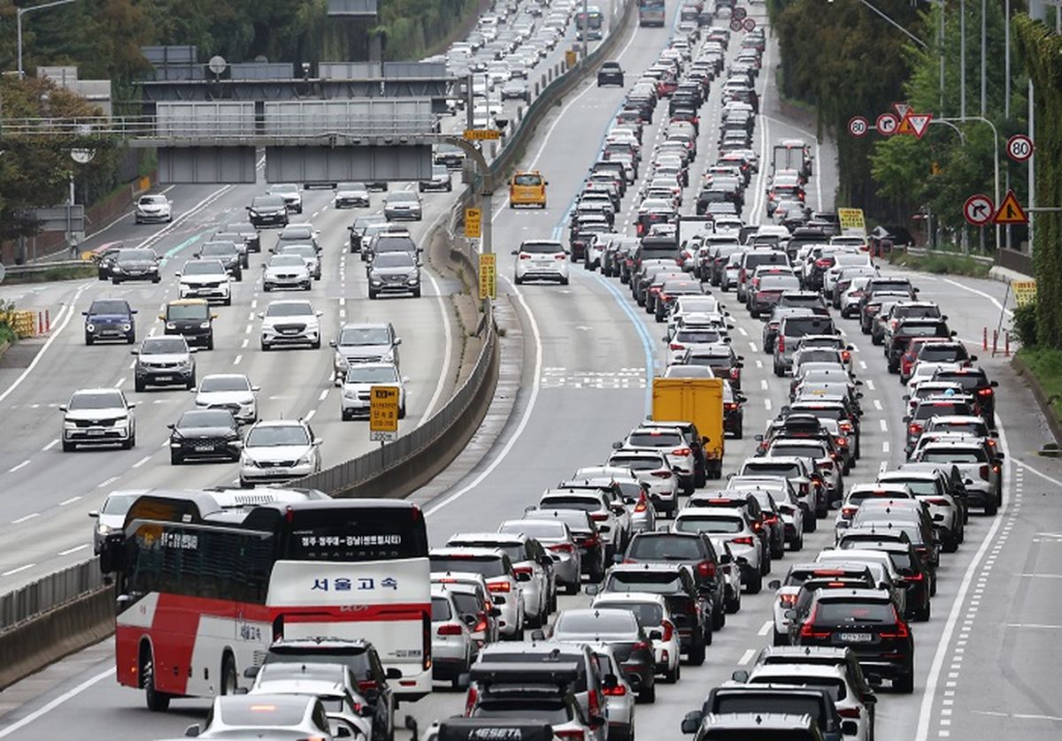 설 연휴 마지막 날 ‘귀경길 전쟁’ 시작... 오후 3시 정체 최고조