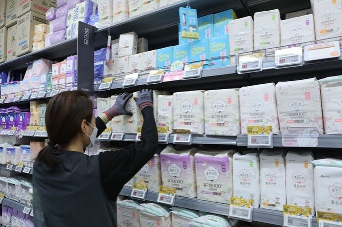 “비싼 생리대가 단돈 5천원?”... 이마트, 내일(19일)부터 생필품·신학기 ‘폭탄 세일’