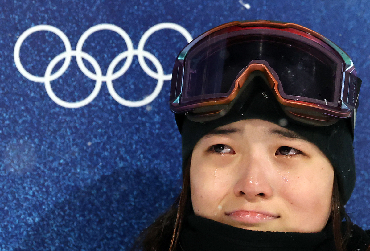 “엄마 부르며 엉엉”... 절뚝거리며 ‘금메달’ 따낸 최가온 선수, 지켜보던 국민들도 눈물 흘렸다