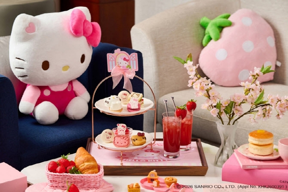 롯데호텔 월드, 헬로키티와 딸기 베이커리 콜라보 선보여