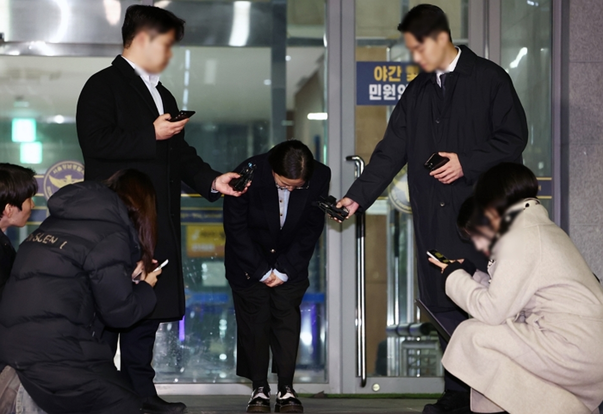 origin_강남경찰서출석조사마친박나래 (2).jpg