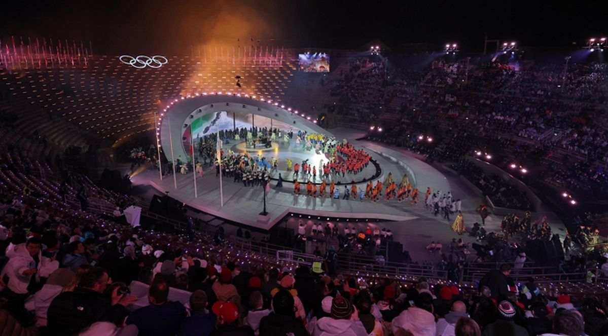 ‘금 3개’ 대한민국, 기수로 최민정·황대헌 앞세워 폐회식 입장... 동계올림픽 종합 13위 마감