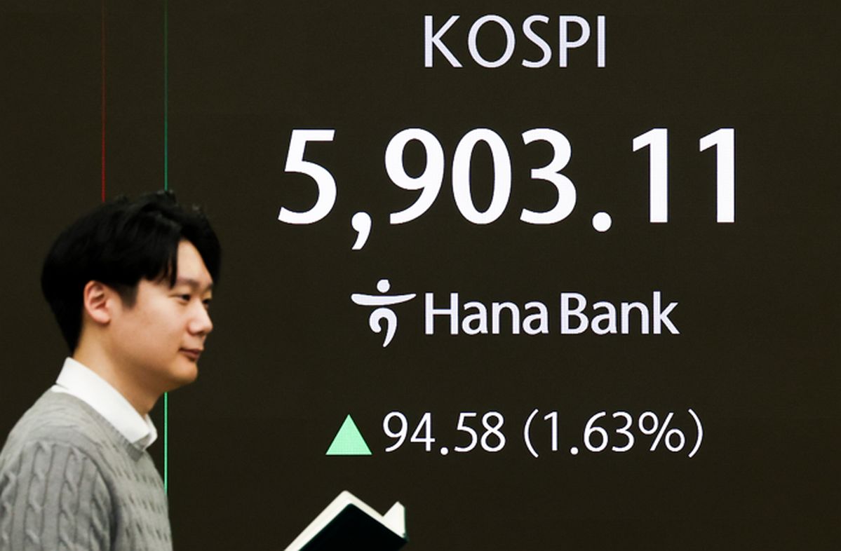 코스피, 사상 첫 5900선 돌파... 