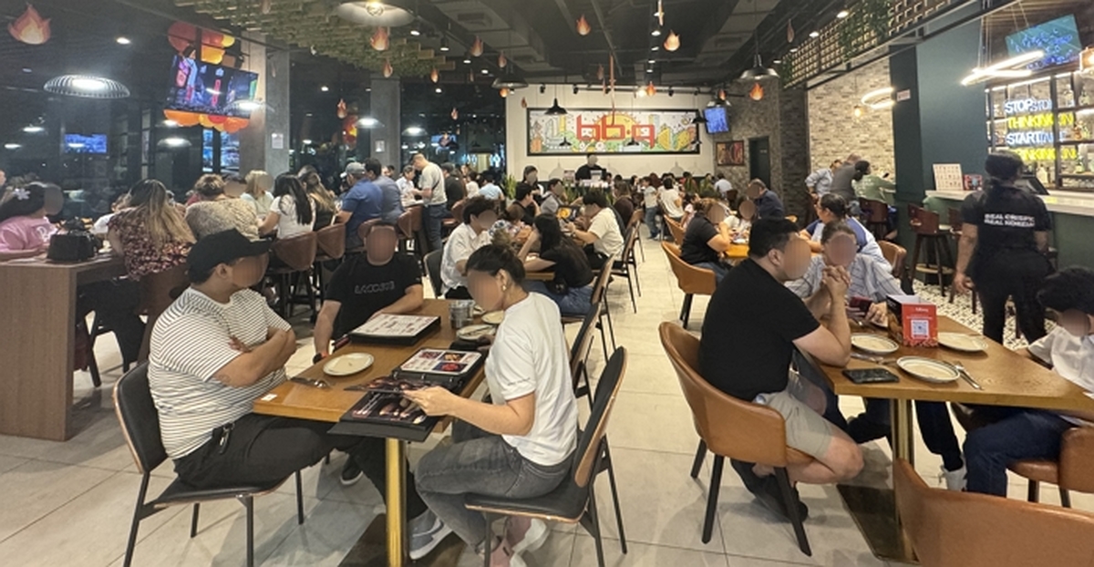 [사진2] BBQ치킨_BBQ가 온두라스 산페드로술라(San Pedro Sula)시에 위치한 마스데발 플라자(Masdeval Plaza)~.jpg