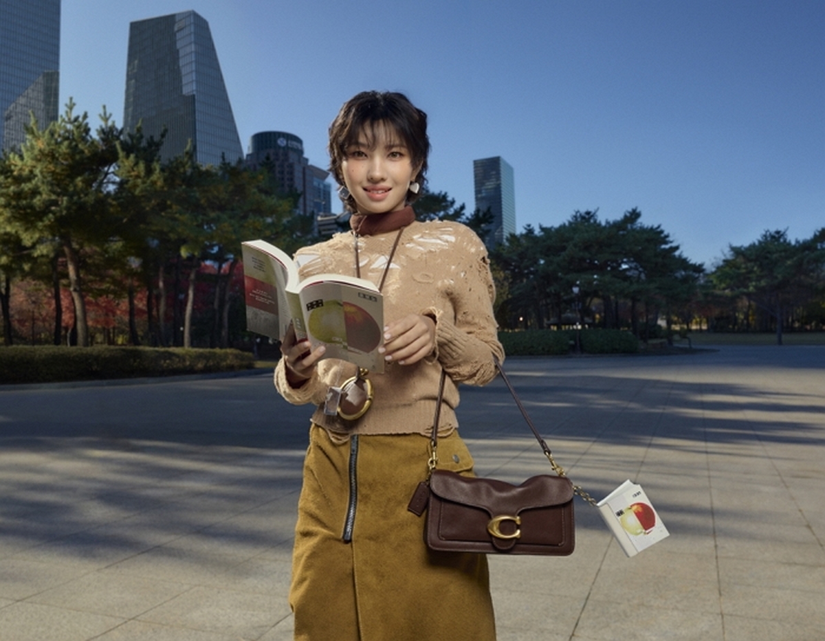 [이미지 01] 코치, 2026 봄 캠페인 ‘Explore Your Story(나의 스토리, 나만의 이야기)' 공개.jpg