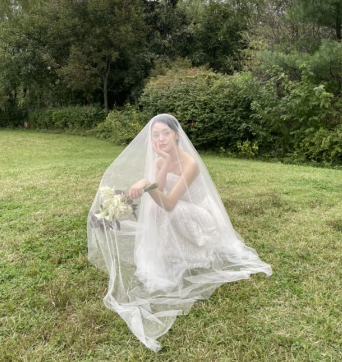 ‘7공주’ 소영, 4월 제주서 결혼식 올린다... 팀 내 세 번째 품절녀