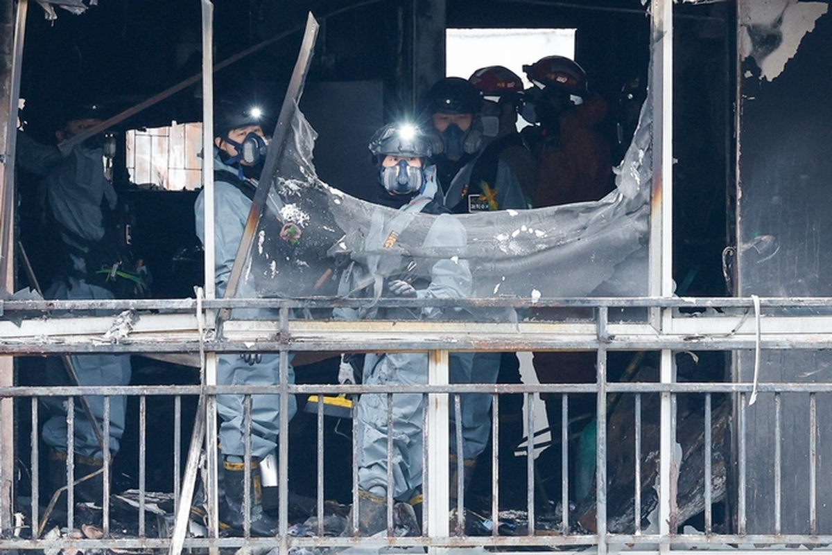 origin_대치은마아파트화재현장합동감식 (1).jpg