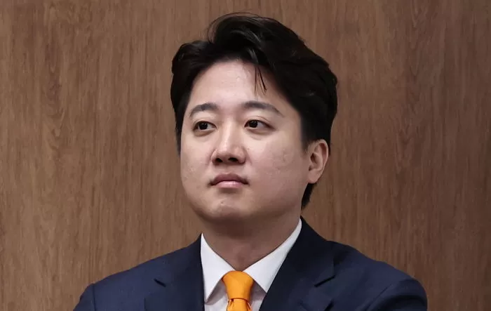 尹 탄핵' 선고기일도 안 나왔지만... 이준석, 개혁신당 대선후보 선출