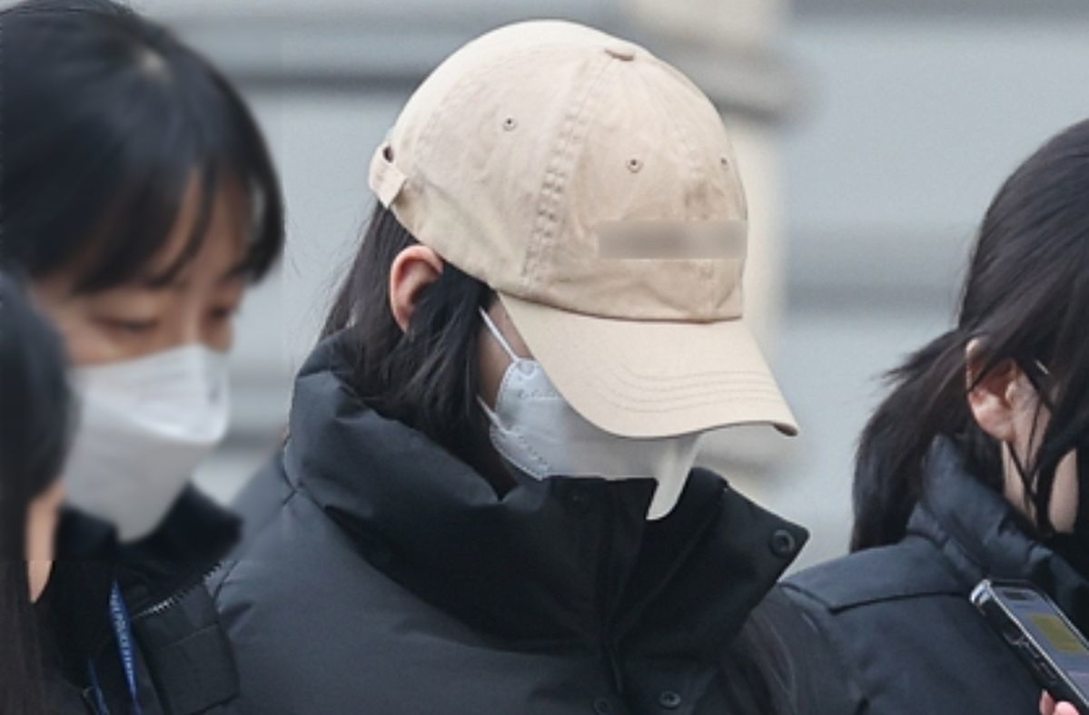 '모텔 연쇄살인' 20대 여성, 작년에도 유사 범행 정황... 신상공개 논의한다