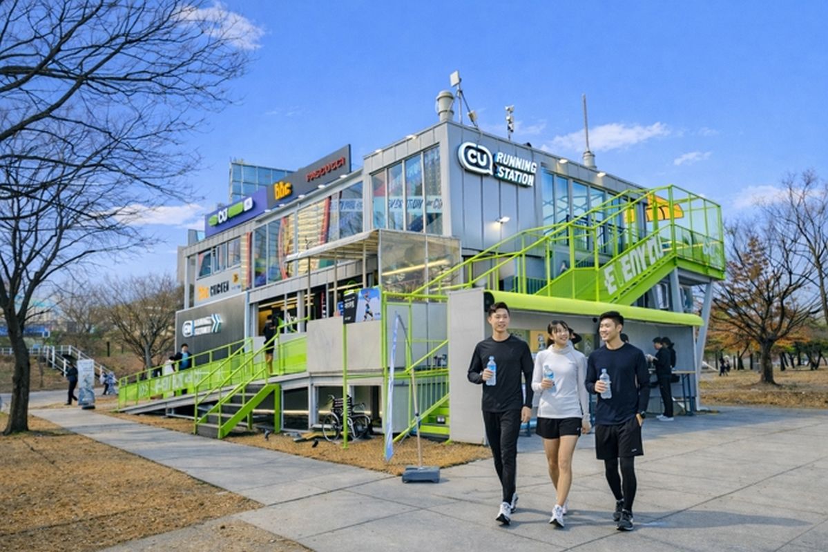 CU, 업계 최초 ‘러닝 특화’ 편의점 오픈... “물품보관함부터 탈의실까지”