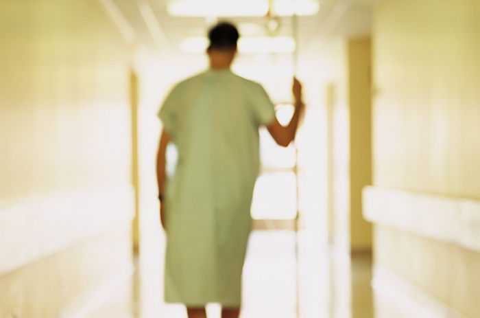 열악한 정신병원에 격리된 환자들 '탈출' 시켜준 의사