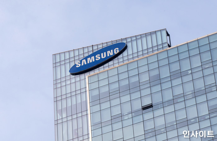 15억에 삼성전자 특허기밀 유출한 前 직원 등 5명, 구속기소