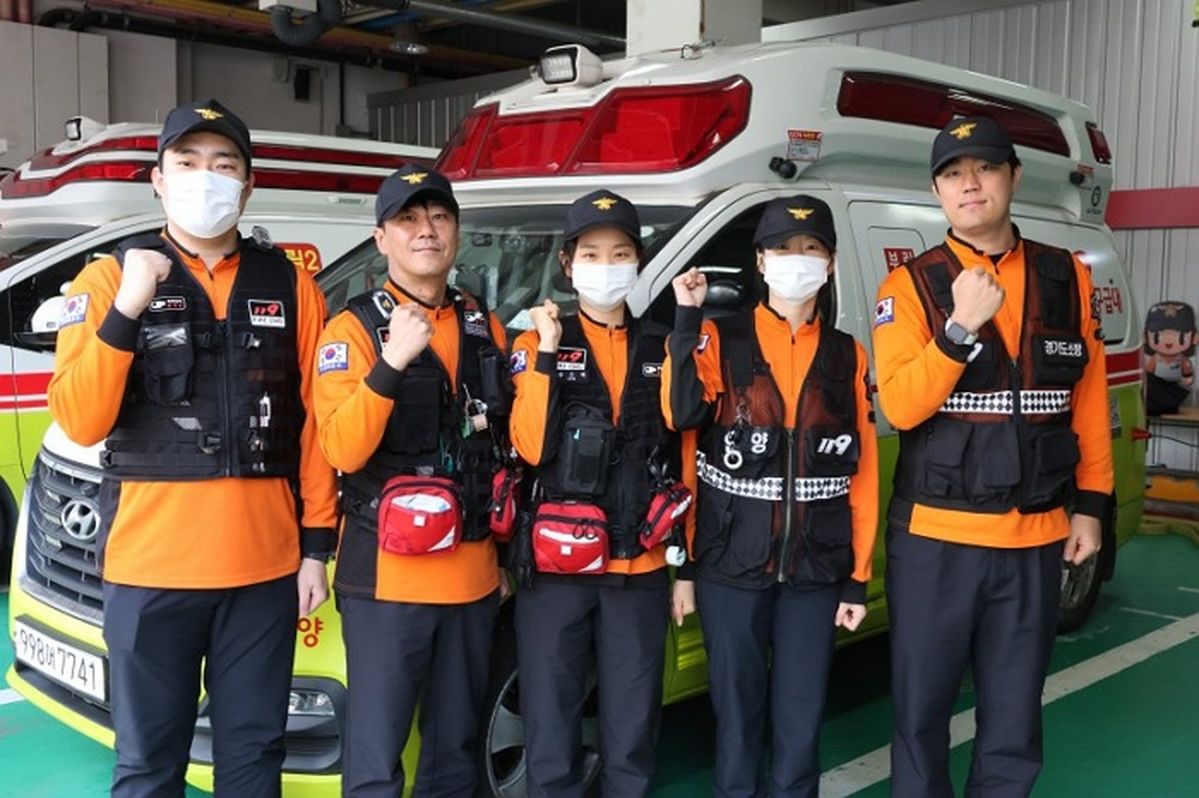 집에서 출산 중 목에 '탯줄' 감긴 아기... 119 구급대원 응급처치로 살렸다