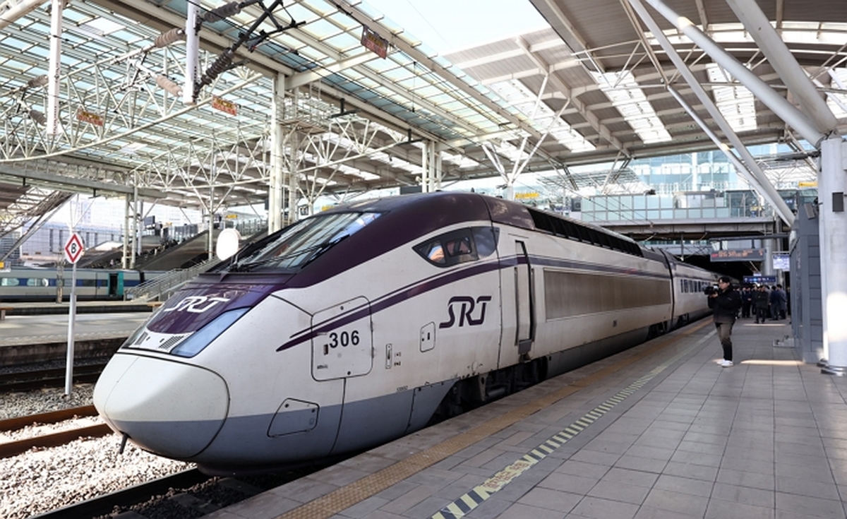 origin_서울역정차한SRT오는25일시범교차운행.jpg