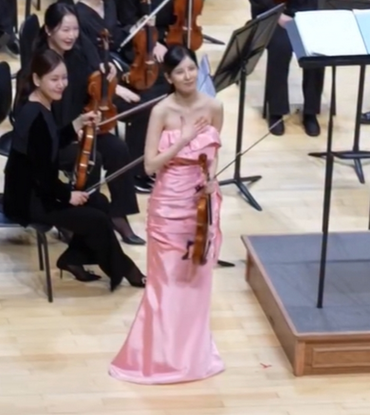 서현, 특혜 논란 딛고 바이올린 연주자 데뷔... 