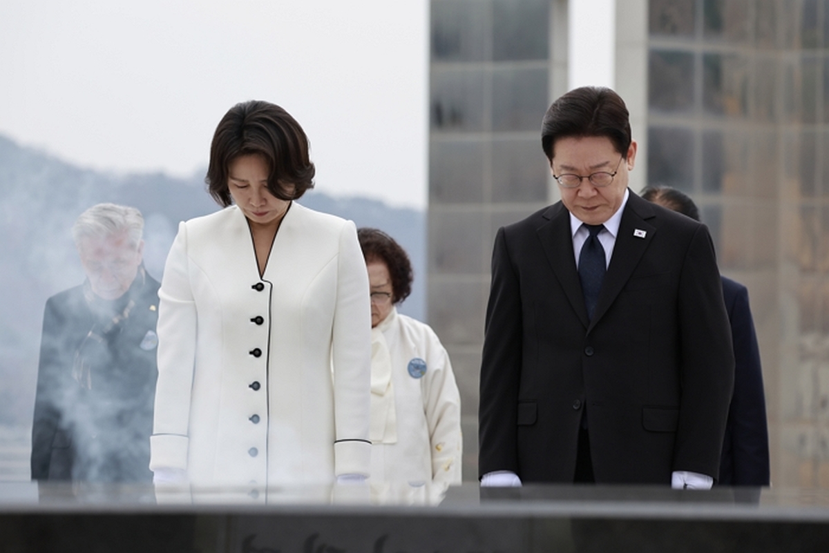 이 대통령, 3·15의거 기념식 참석해 사과... 