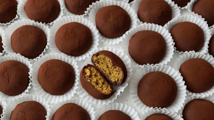 SNS 유행 따라 들썩이는 음식값... 두쫀쿠·봄동 '최대 2배' 상승