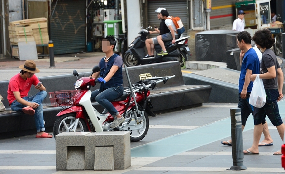 origin_배달오토바이상습인도주행업주도처벌.jpg