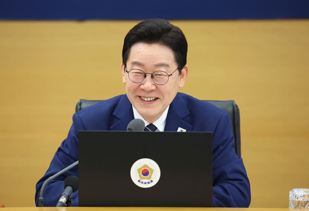 李 대통령, 코로나 이후 회식 줄었다는 공직자 말에 “소고기 사주라 해야겠다”