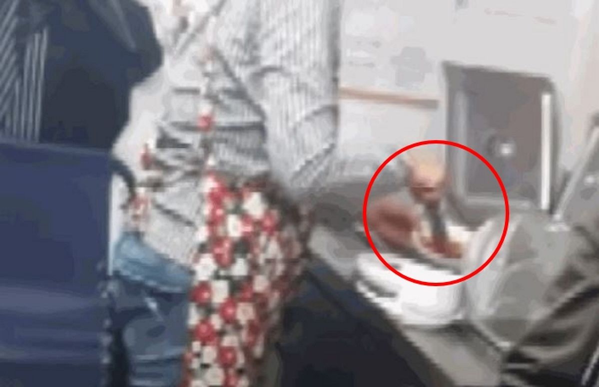 ‘잔반’ 반찬통에 넣다가 딱걸린 제주 식당... 영상 퍼지자 사장이 내놓은 변명