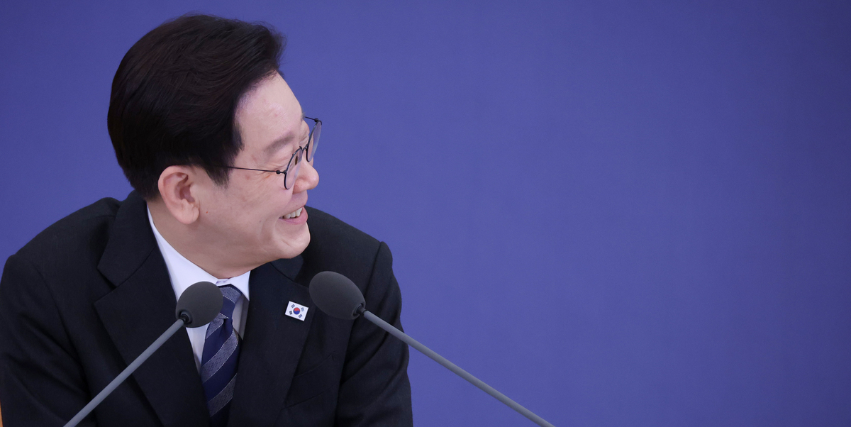 origin_미소짓는이재명대통령 (3).jpg