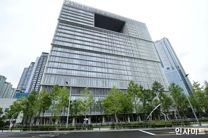아모레퍼시픽 본사 전경 / 인사이트